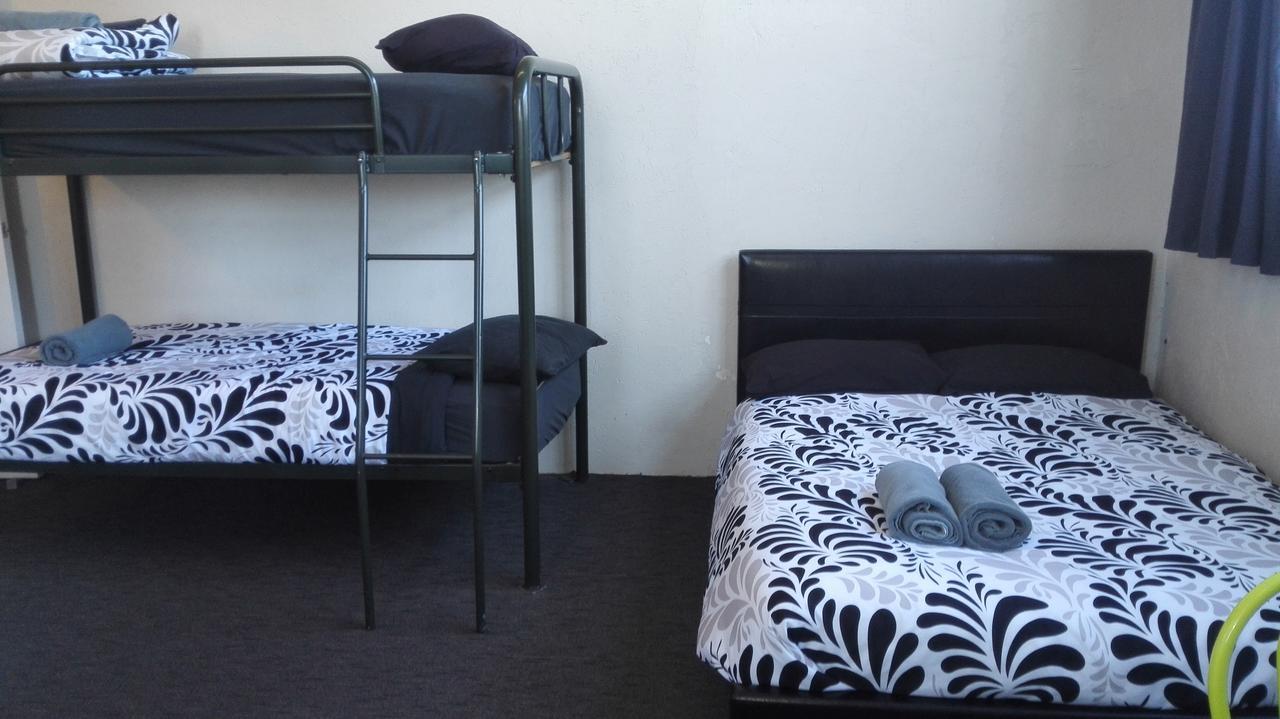 Mountain Jade Backpackers,Private Rooms & Studios Hokitika Exterior photo