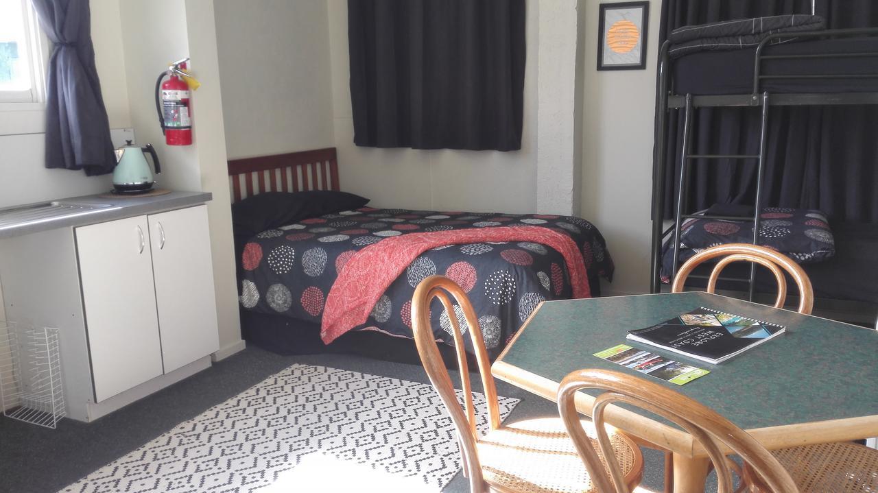 Mountain Jade Backpackers,Private Rooms & Studios Hokitika Exterior photo